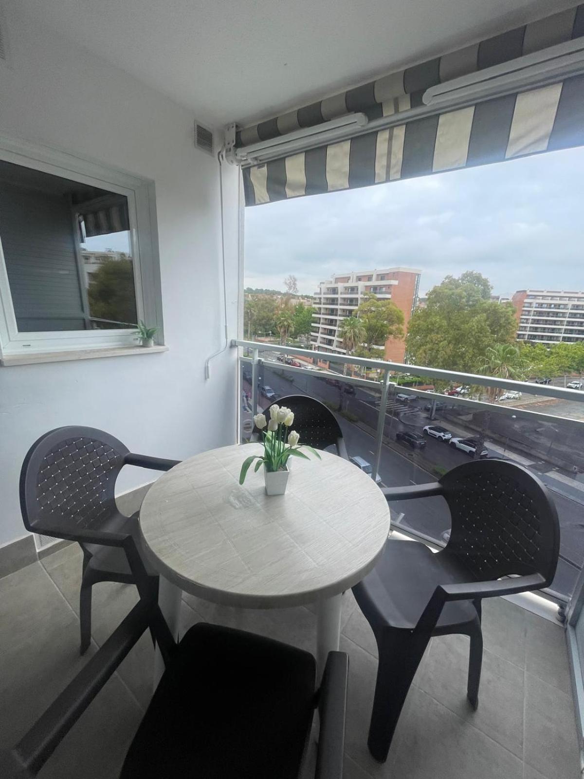 Danubio Port Aventura Apartment Salou Bagian luar foto